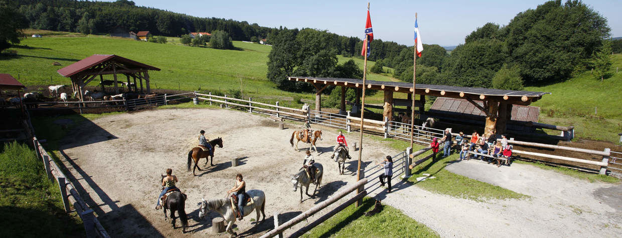 Reitplatz Habereder aus Vogelperspektive